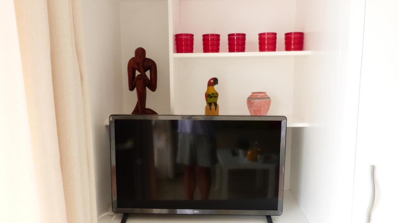 شقة Studio With Access To The Garden. Open Pool. Beach Very Close. Wifi & Netflix Free بينالماذينا المظهر الخارجي الصورة