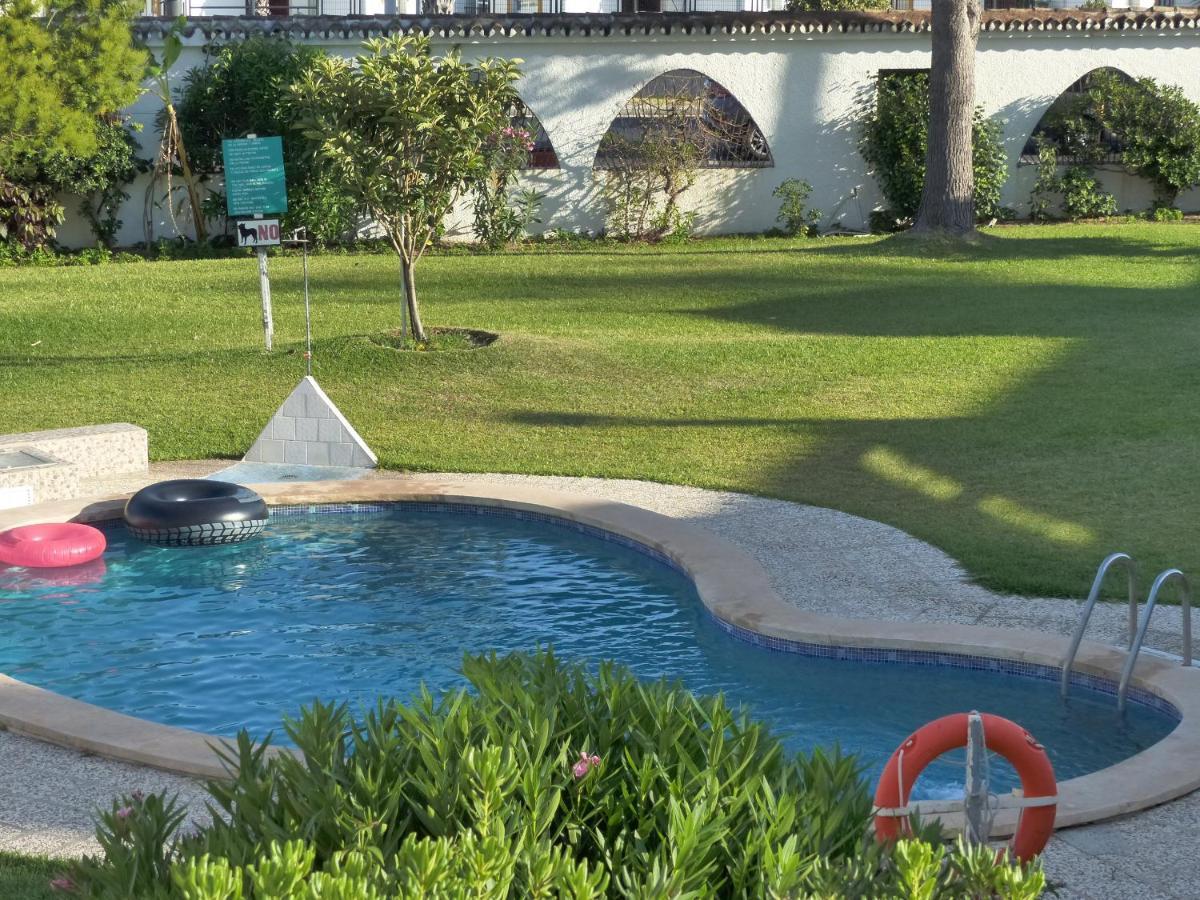 شقة Studio With Access To The Garden. Open Pool. Beach Very Close. Wifi & Netflix Free بينالماذينا المظهر الخارجي الصورة